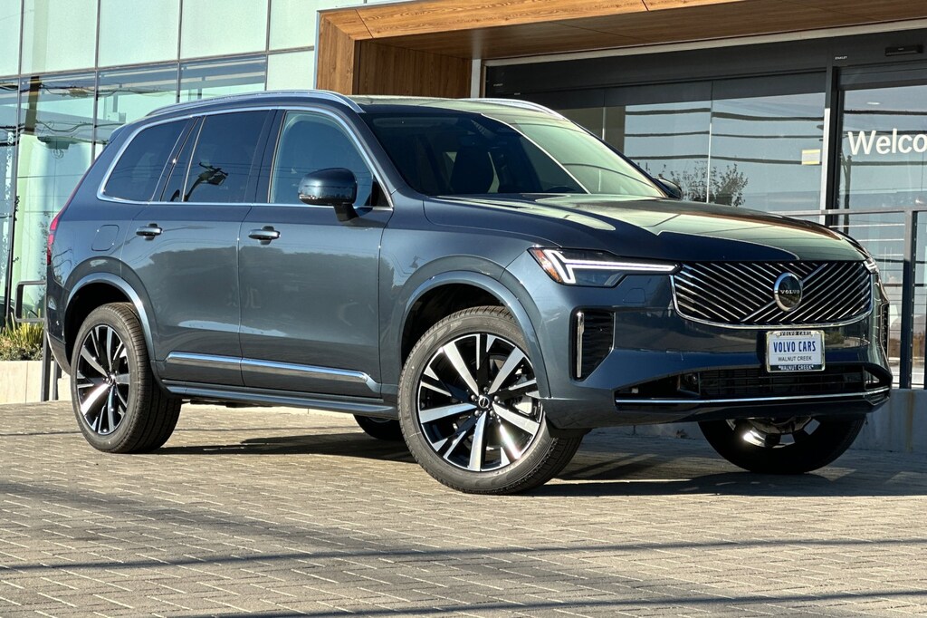 New 2026 Volvo XC90 B5 Core SUV