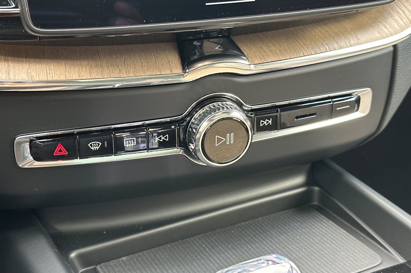 2026 Volvo XC60 Plus - Photo 20