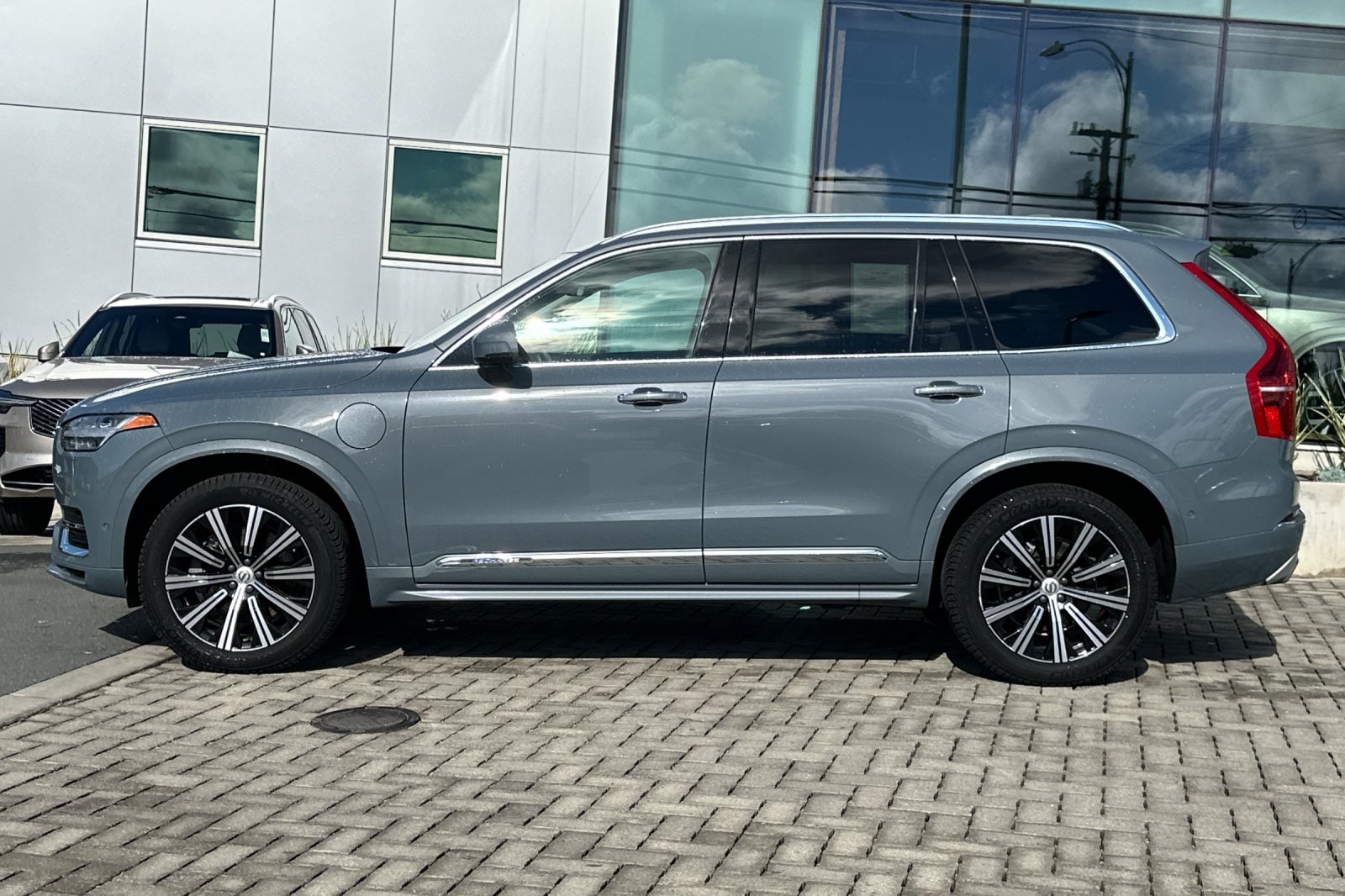 2021 Volvo XC90 Recharge Plug-In Hybrid T8 Inscription 6 Passenger photo 6