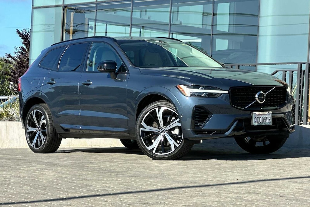 Certified 2023 Volvo XC60 Recharge Plug-In Hybrid Ultimate Dark SUV