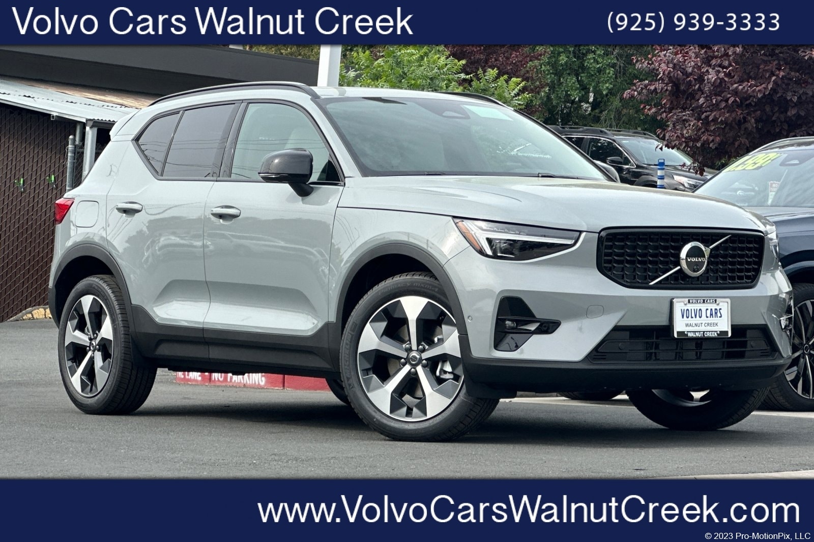 2026 Volvo XC40 B5 Plus Dark AWD's photo