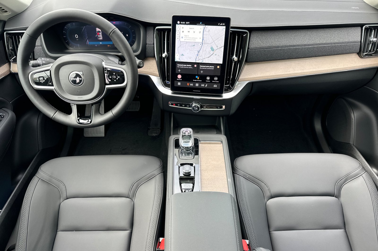 2025 Volvo XC90 Plus - Photo 13