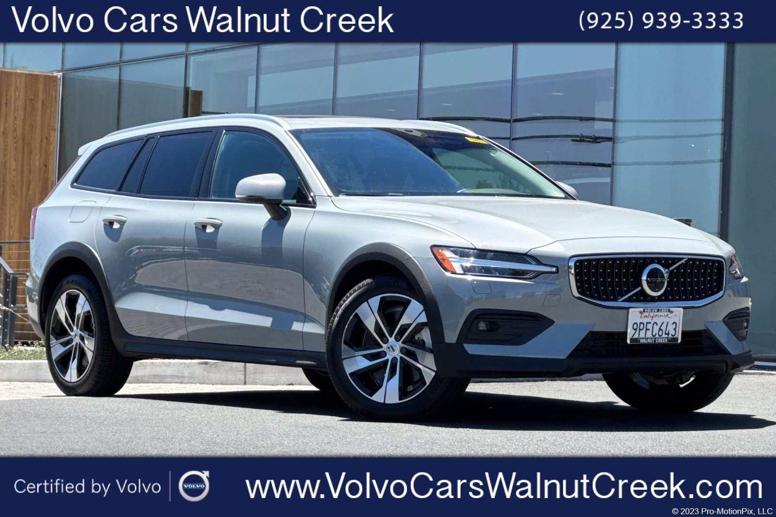 2025 Volvo V60 Cross Country B5 Plus AWD's photo