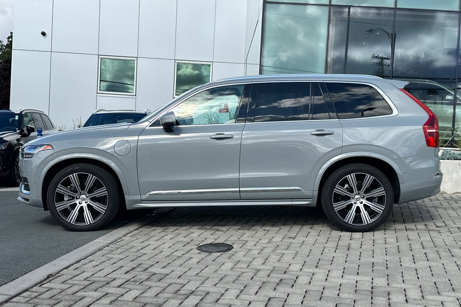 2024 Volvo XC90 plug-in hybrid T8 Ultimate 6-Seater photo 6