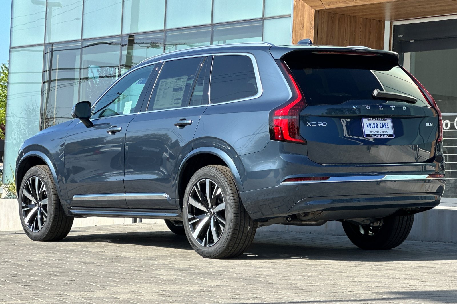 2025 Volvo XC90 Core - Photo 6