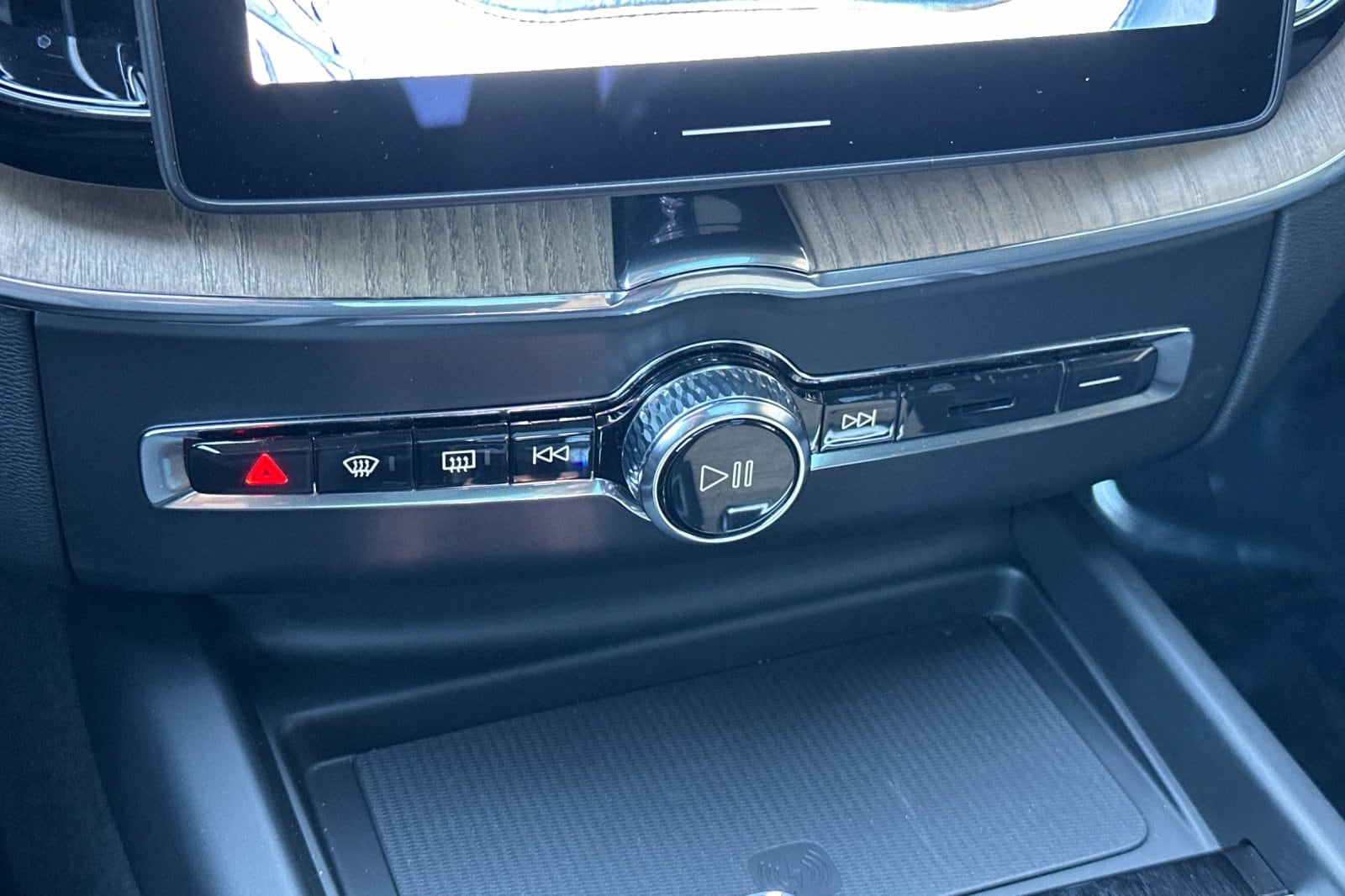2026 Volvo XC60 Plus - Photo 21