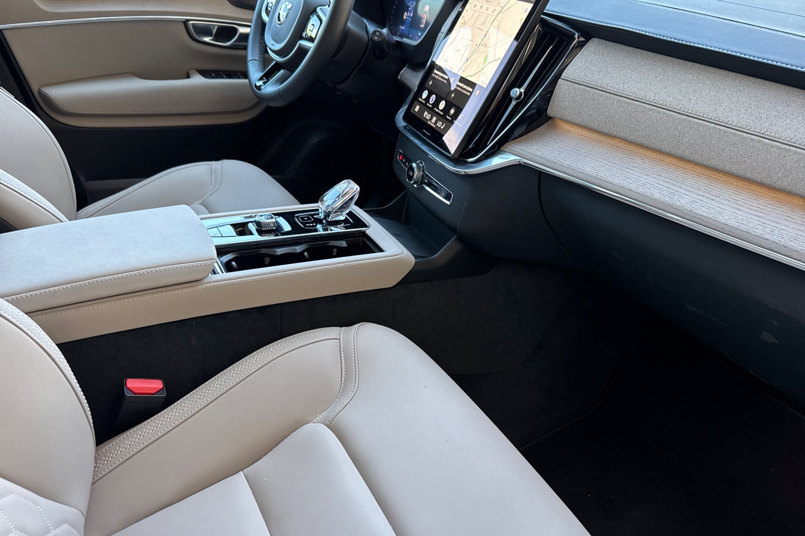 2026 Volvo XC90 Plus - Photo 17