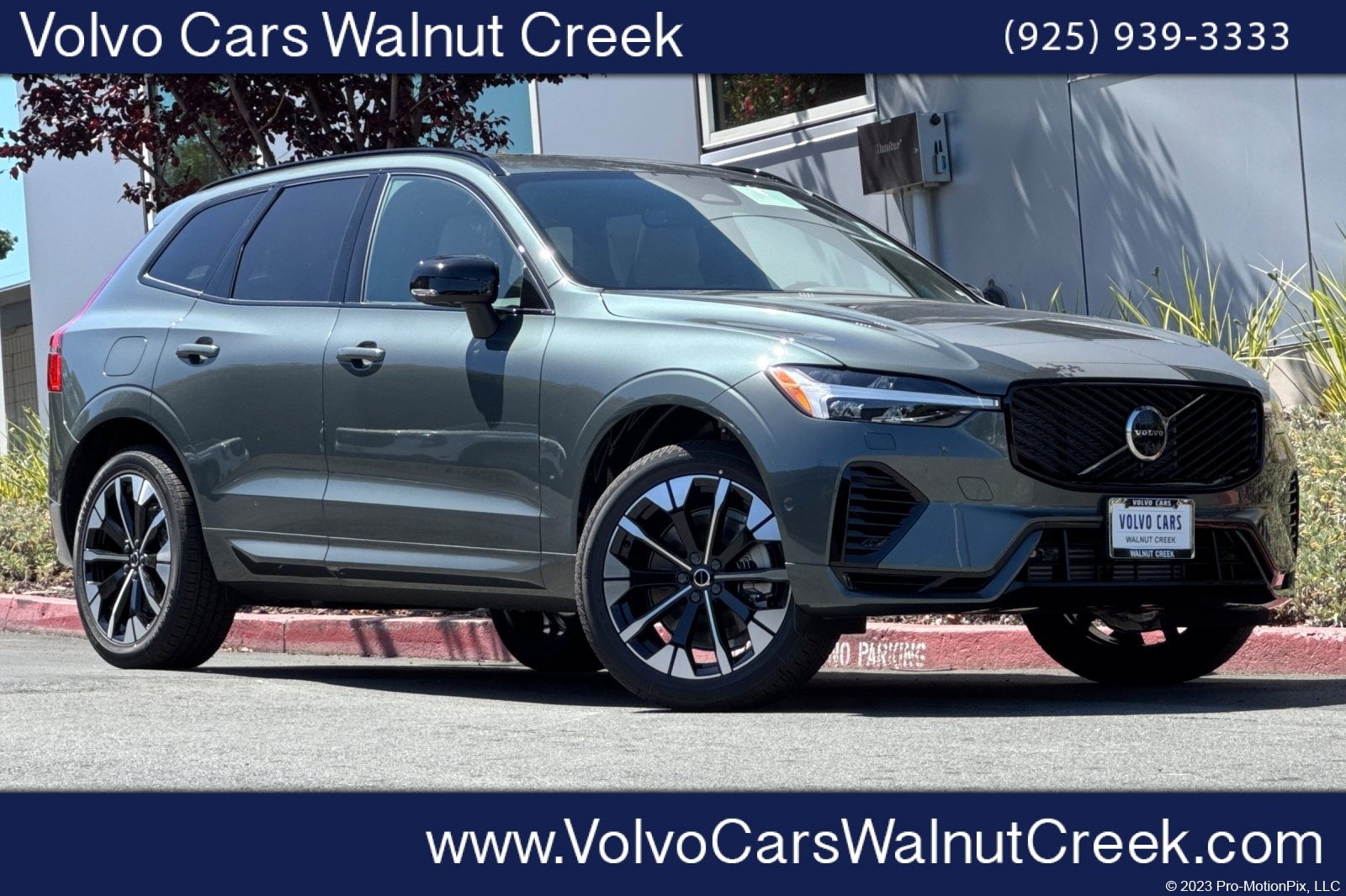 2026 Volvo XC60 T8 Plus Dark AWD's photo