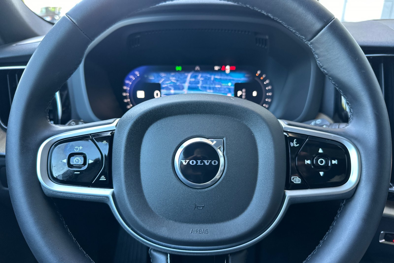 2026 Volvo XC60 Plus - Photo 24