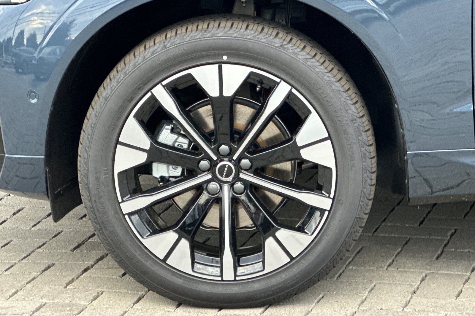 2026 Volvo XC60 Plus - Photo 25
