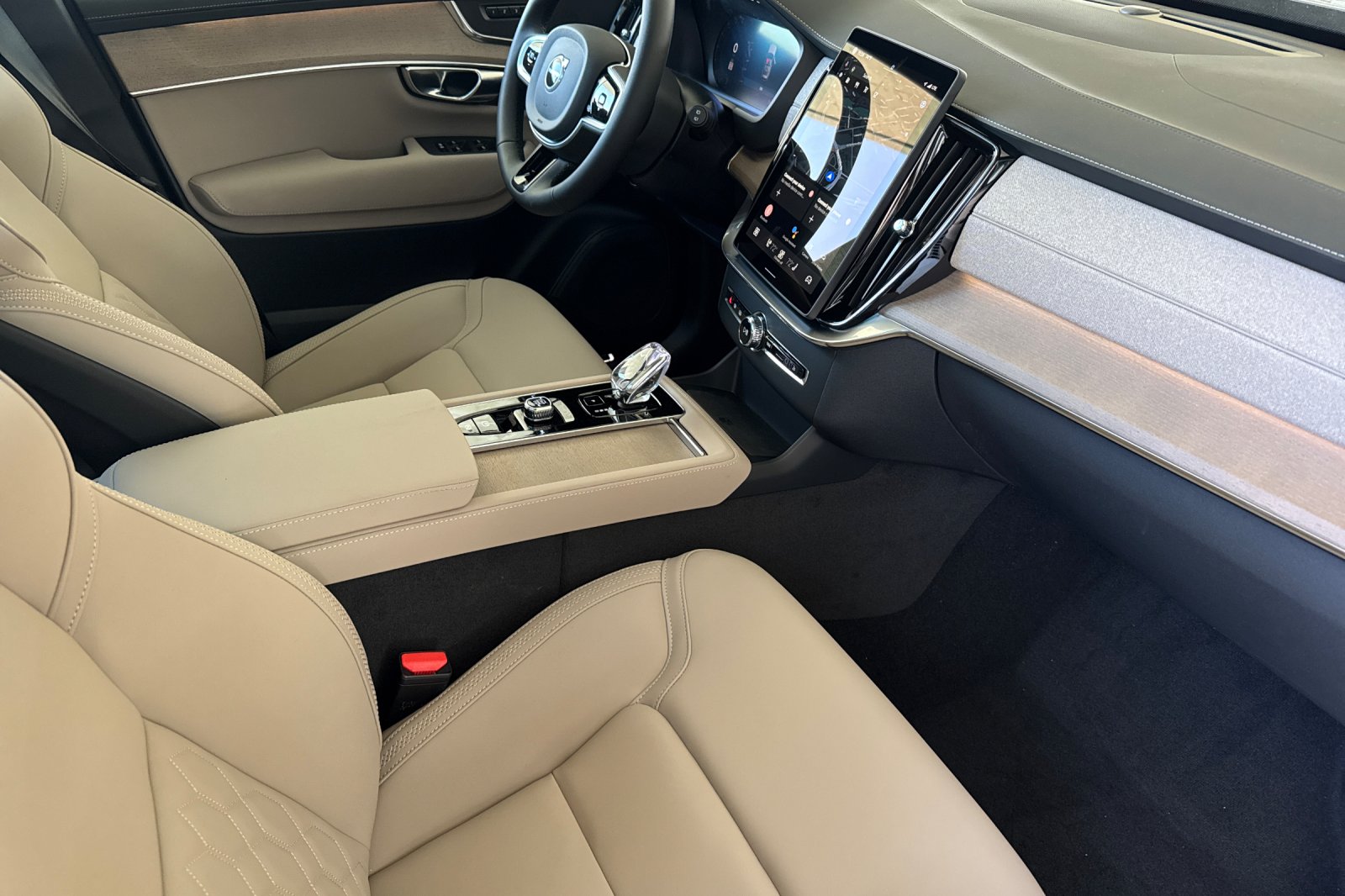 2025 Volvo XC90 Core - Photo 15