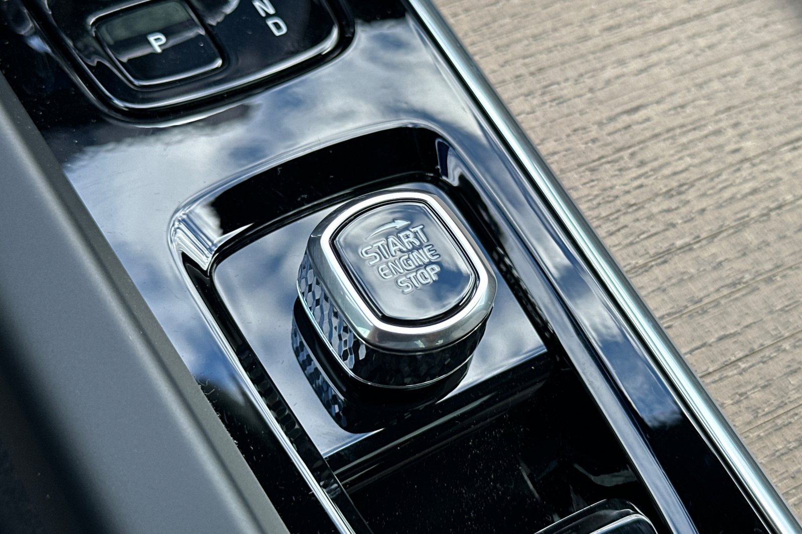 2026 Volvo XC60 Plus - Photo 22