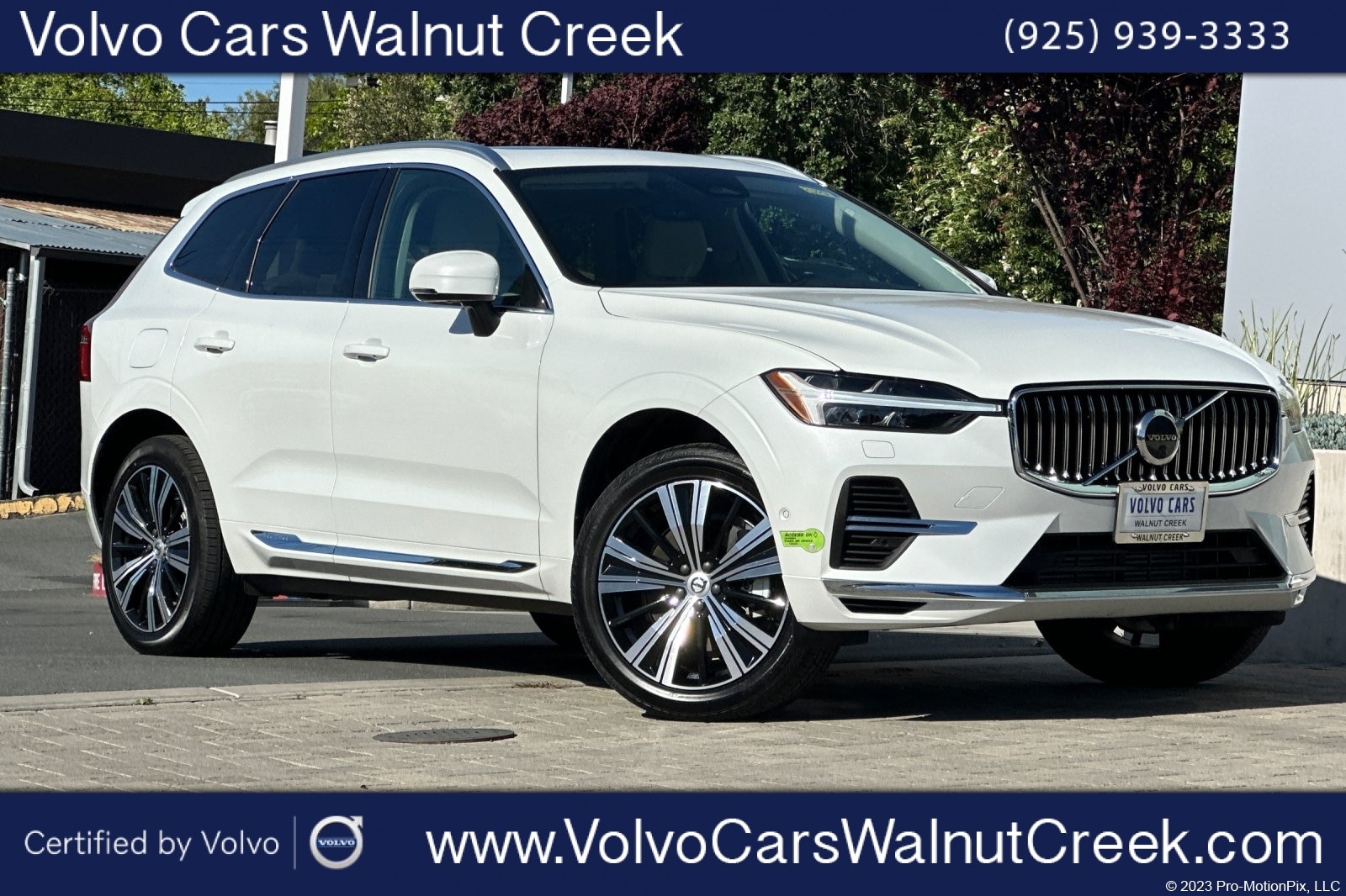 2023 Volvo XC60 T8 Plus Bright Theme AWD's photo
