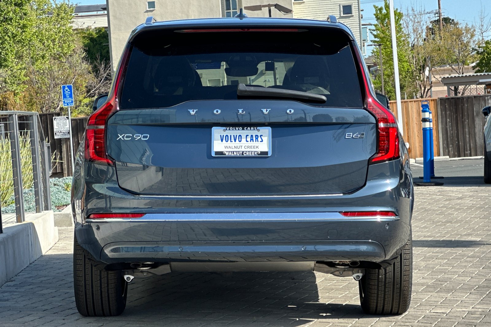 2025 Volvo XC90 Core - Photo 5