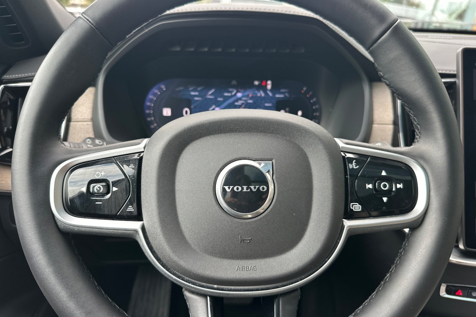 2026 Volvo XC90 Ultra - Photo 25