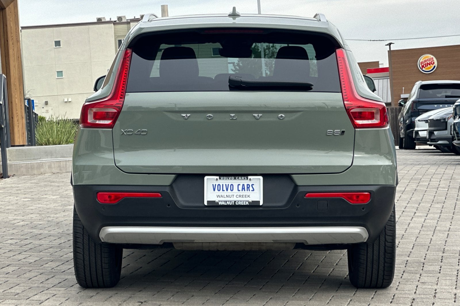 2025 Volvo XC40 B5 Plus Bright Theme photo 4