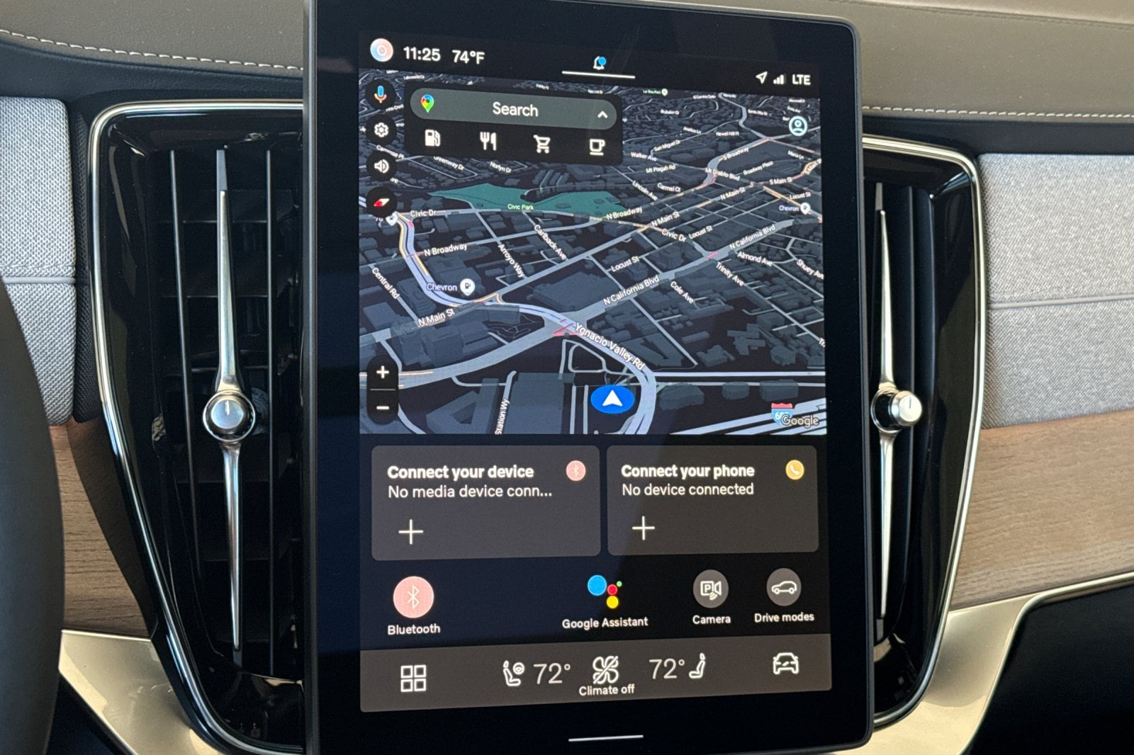 2025 Volvo XC90 Core - Photo 18