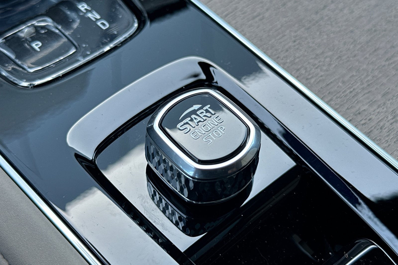 2025 Volvo XC90 Core - Photo 22