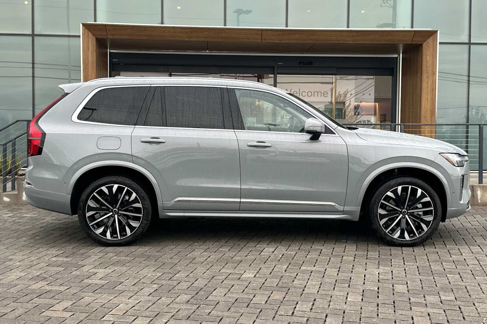 2026 Volvo XC90 photo 3