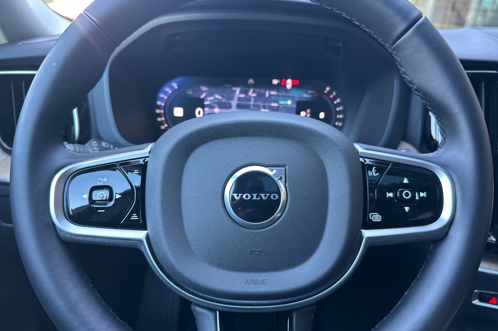 2026 Volvo XC60 Plus - Photo 24