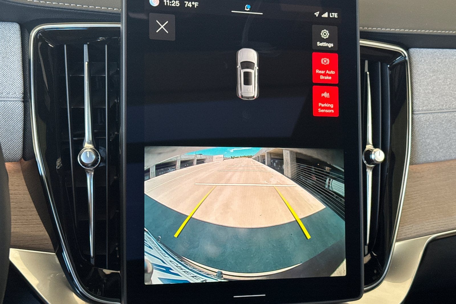 2025 Volvo XC90 Core - Photo 19