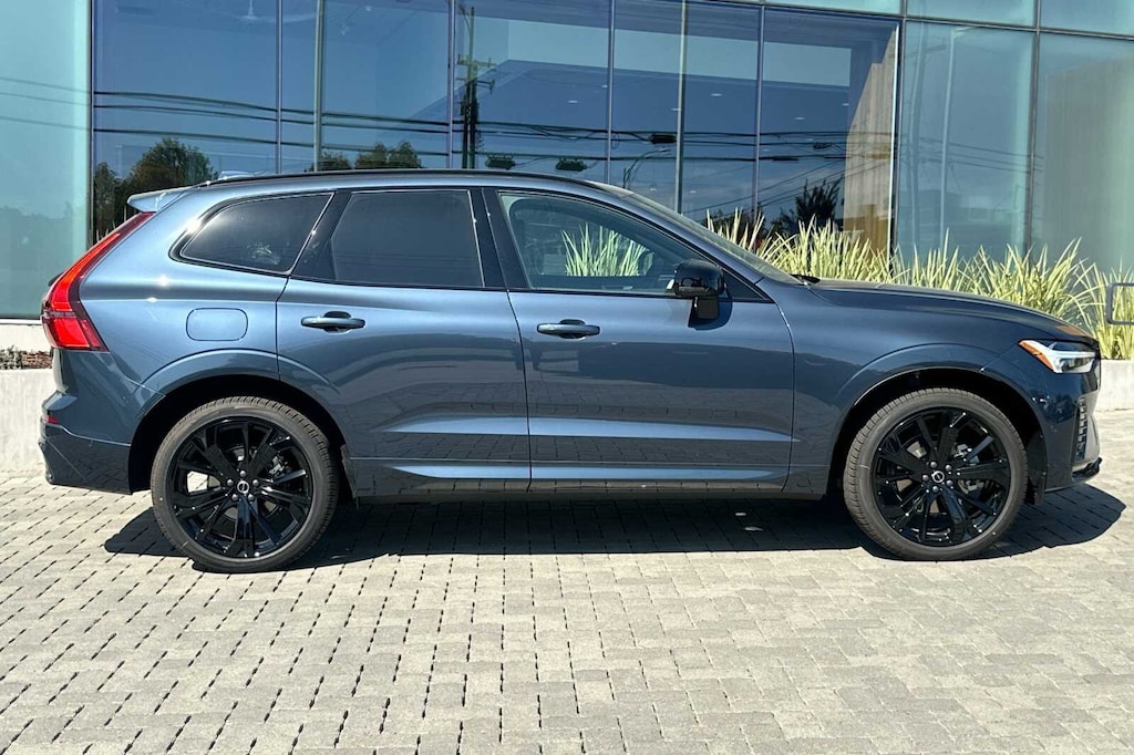 New 2026 Volvo XC60 B5 Ultra Black Edition SUV