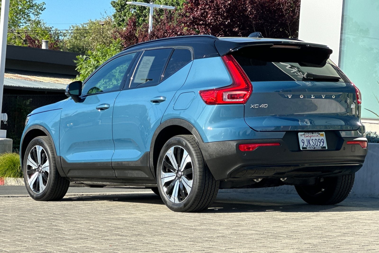 2023 Volvo XC40 Recharge Pure Electric Plus photo 5