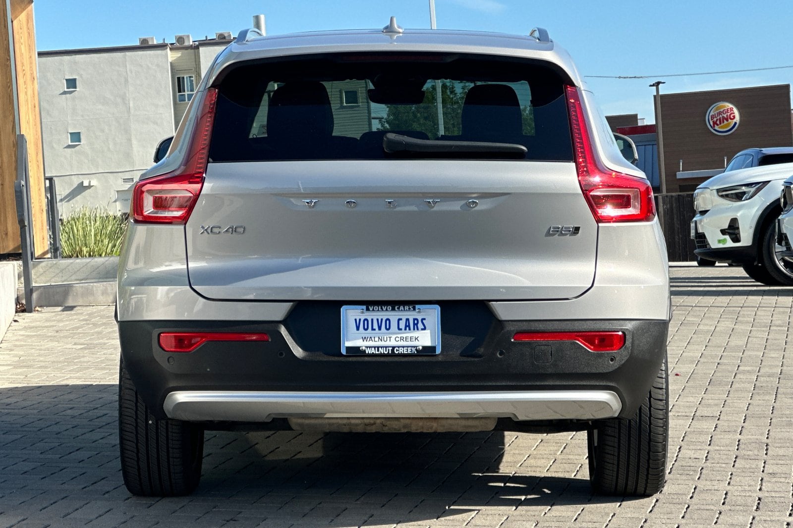 2025 Volvo XC40 B5 Plus Bright Theme photo 4