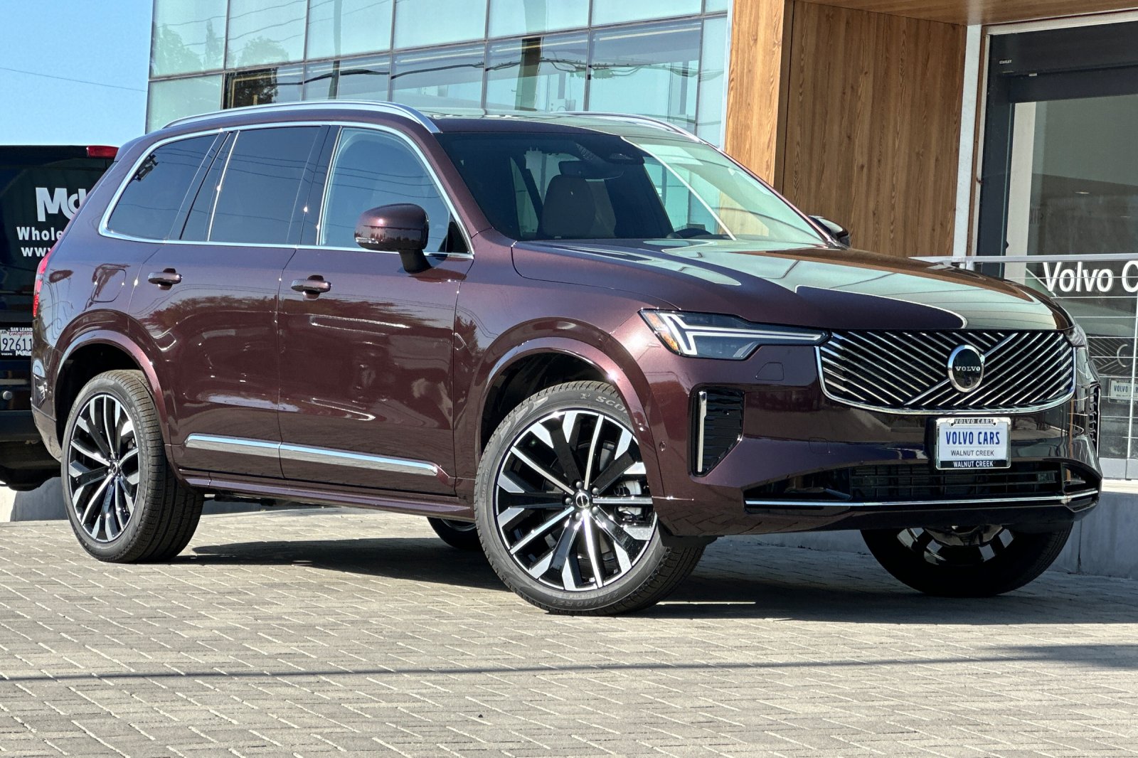2025 Volvo XC90 photo 2