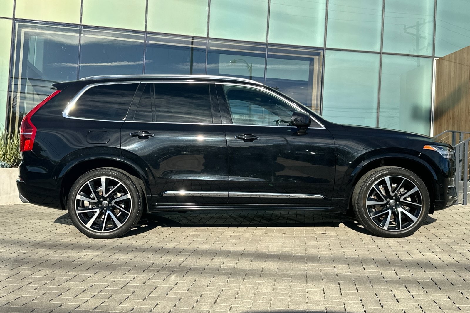 2019 Volvo XC90 T6 Inscription photo 2