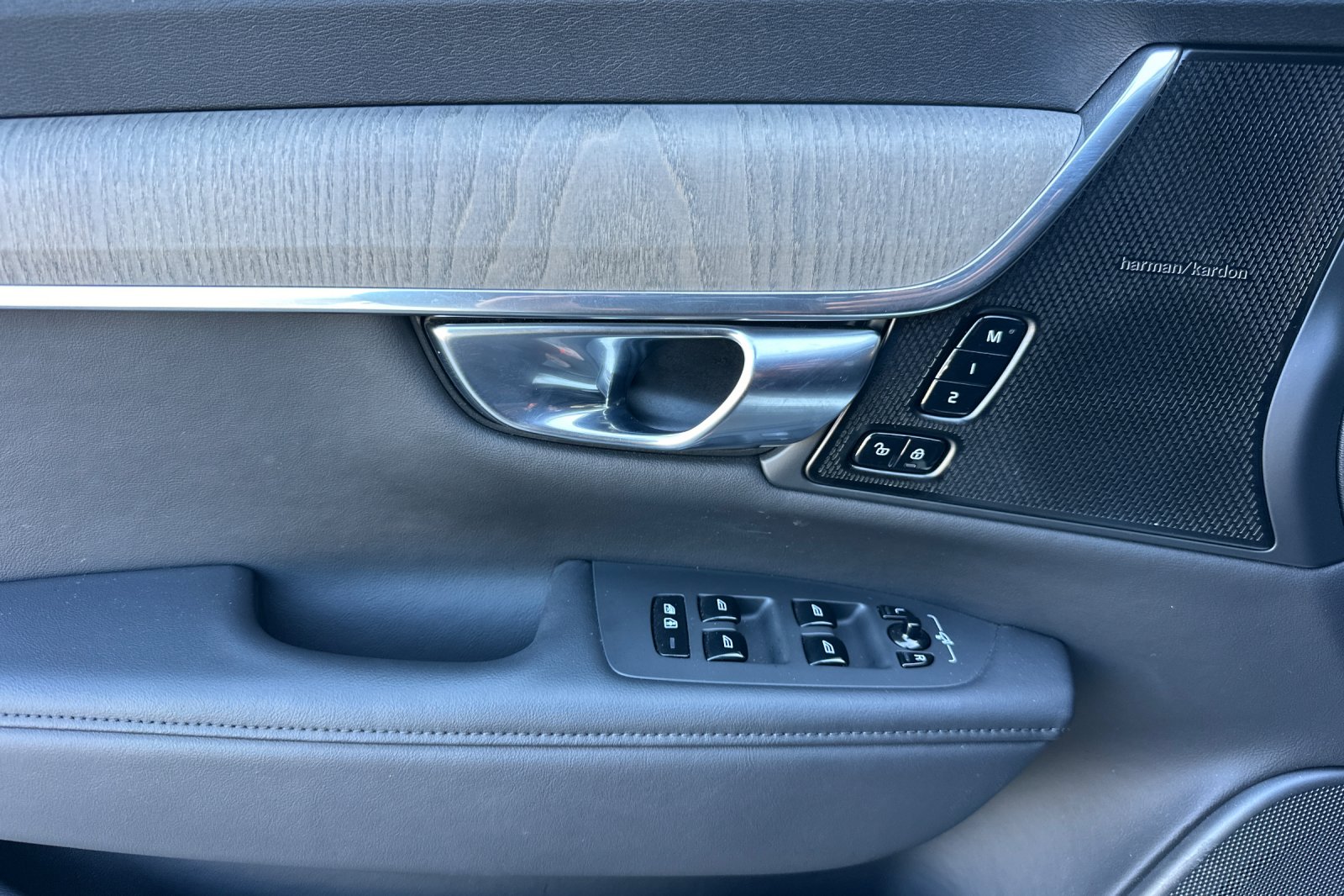 2025 Volvo V90 Cross Country Plus - Photo 11
