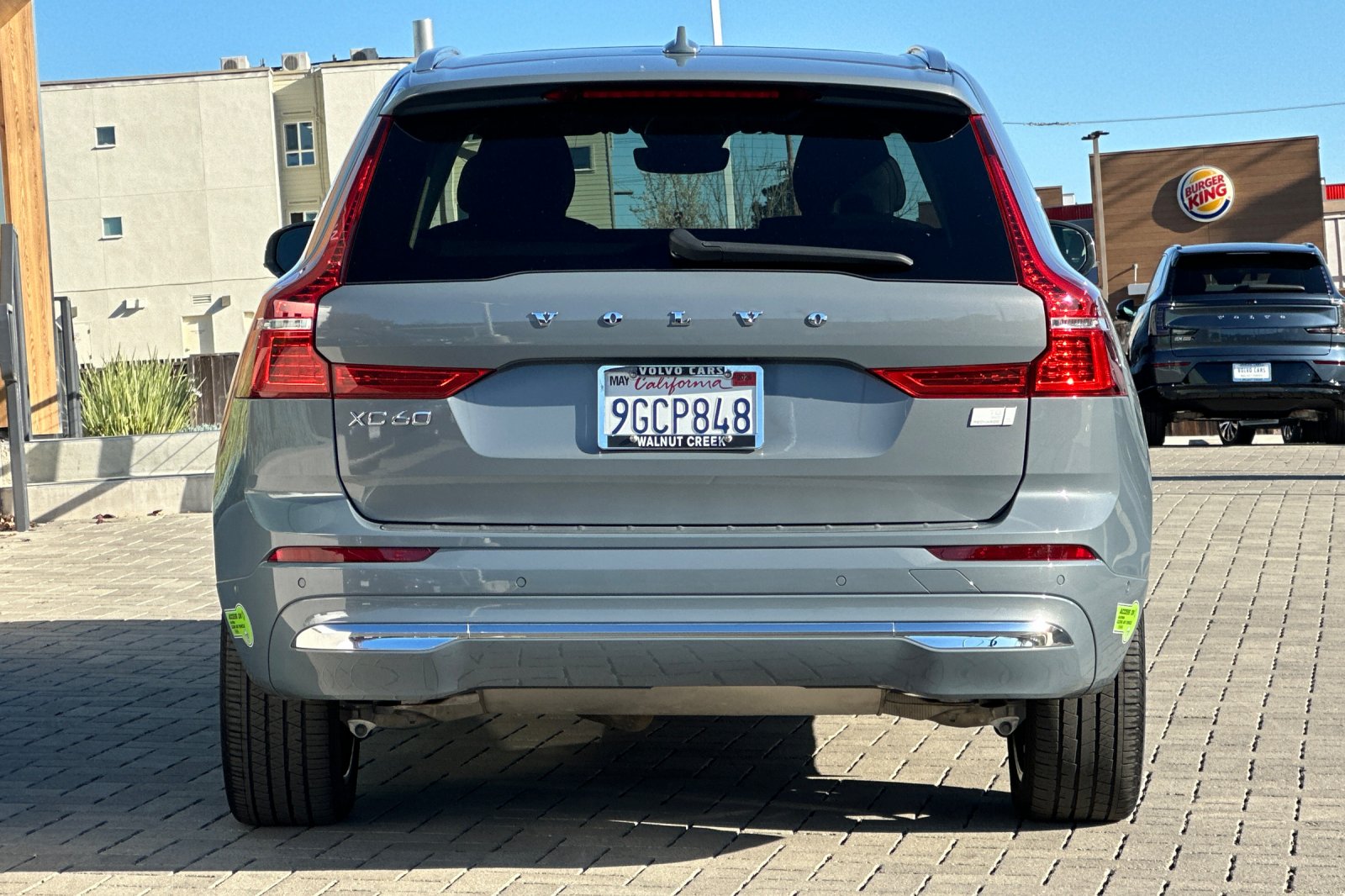 2023 Volvo XC60 Recharge Plug-In Hybrid Plus Bright photo 5