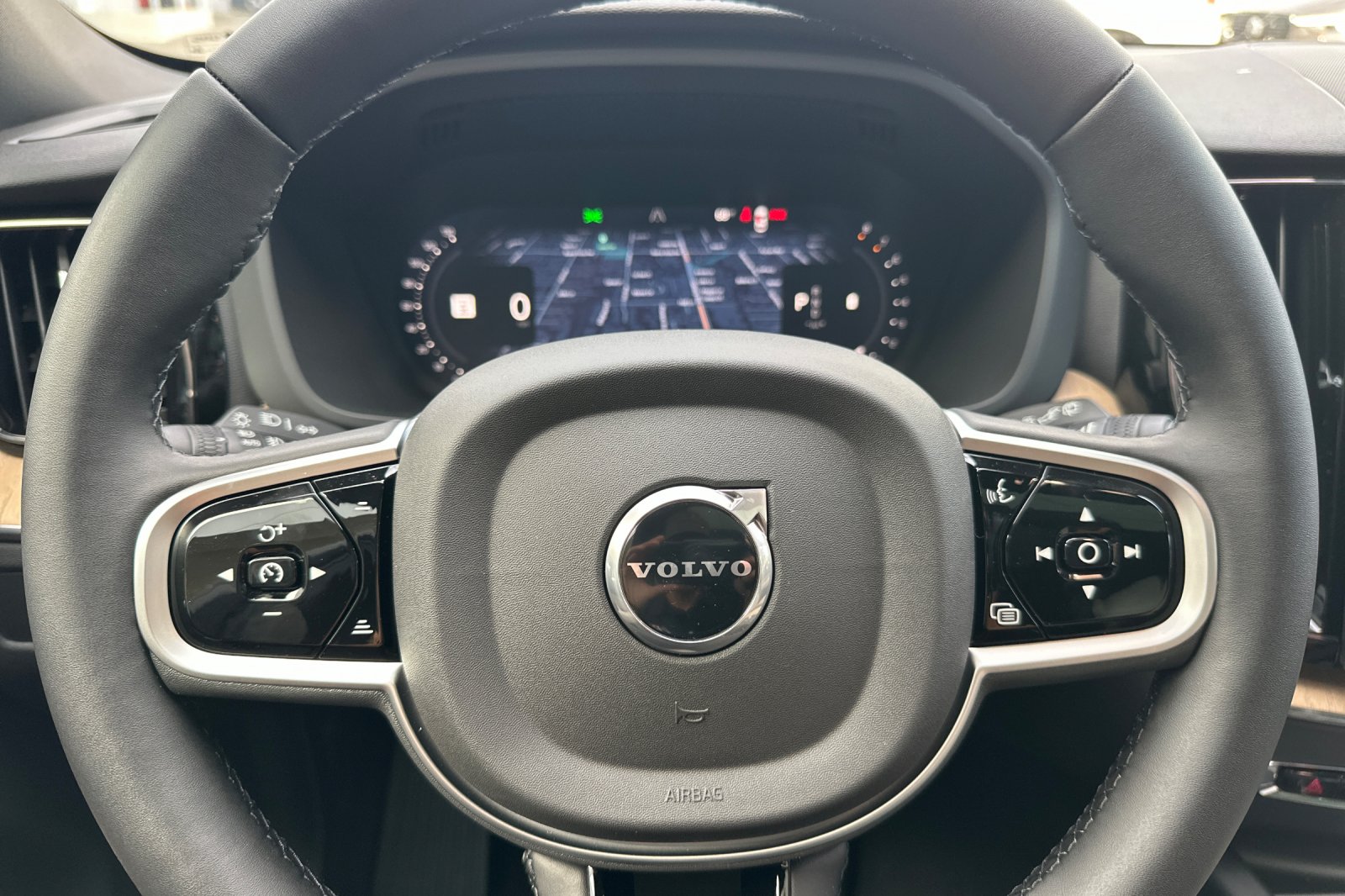 2026 Volvo XC60 Plus - Photo 23