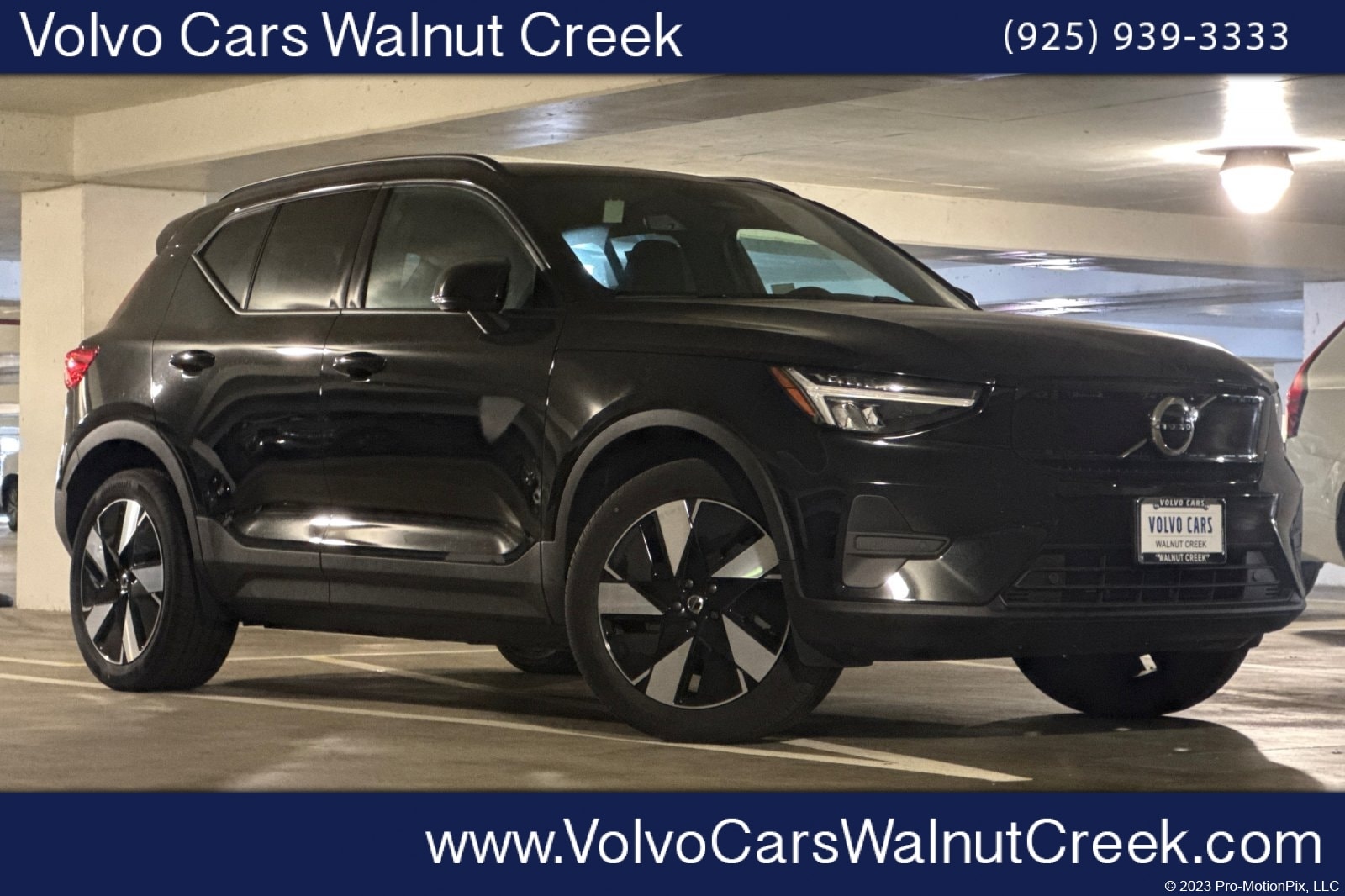 2025 Volvo EX40 Core's photo