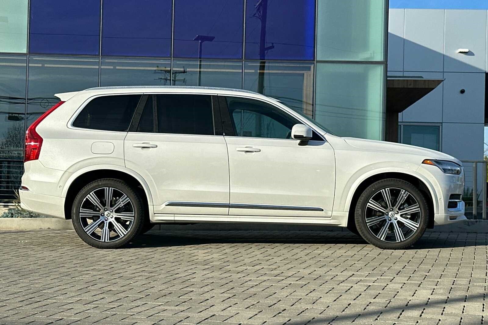 2025 Volvo XC90 photo 2