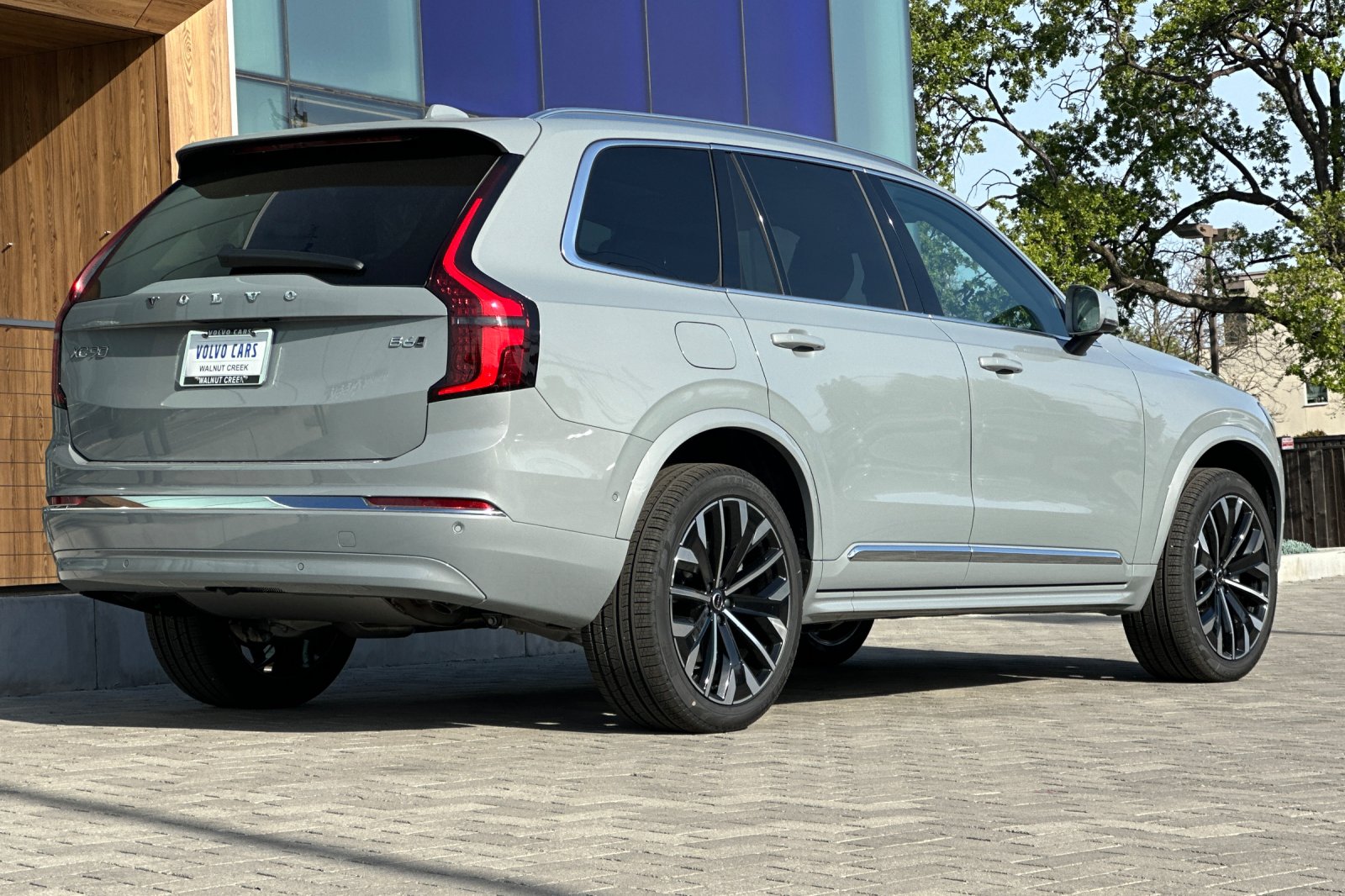 2025 Volvo XC90 Plus photo 4