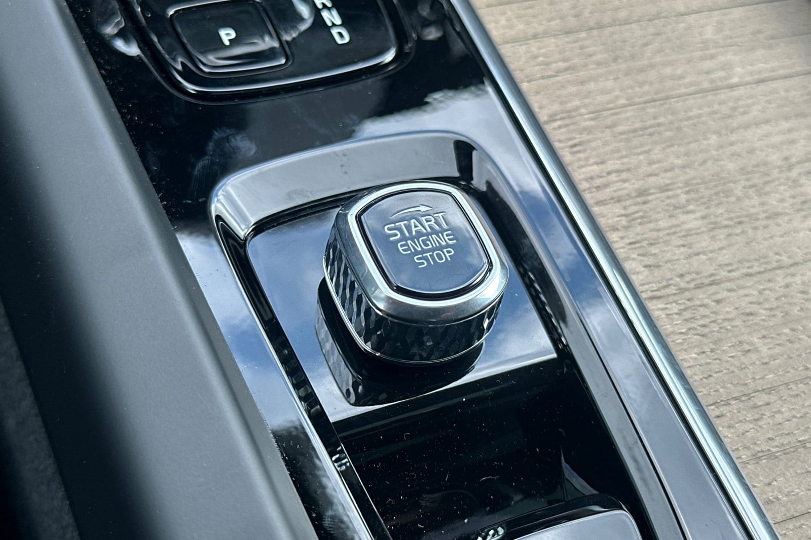 2026 Volvo XC60 Plus - Photo 23