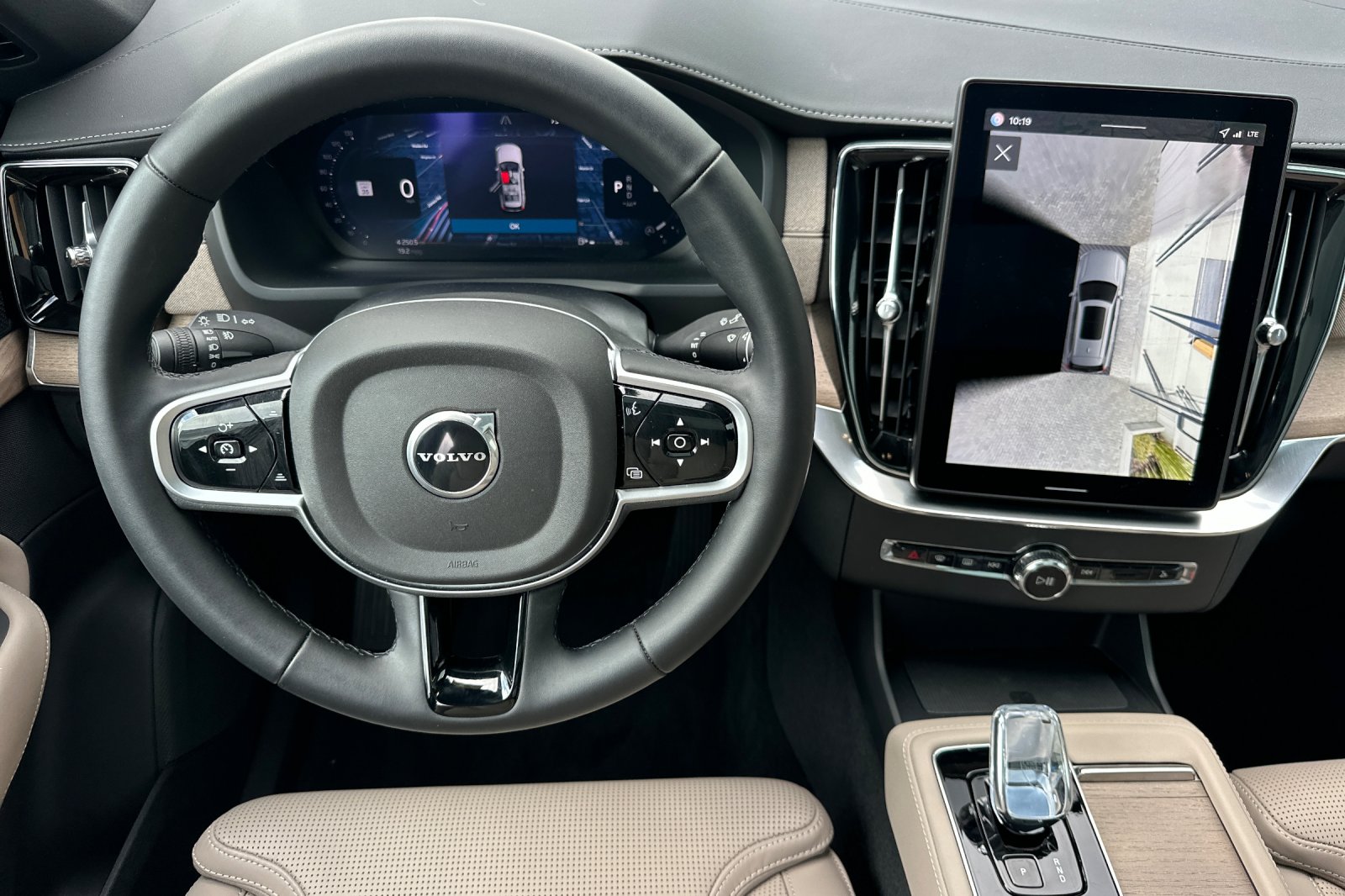 2026 Volvo XC90 Ultra - Photo 14
