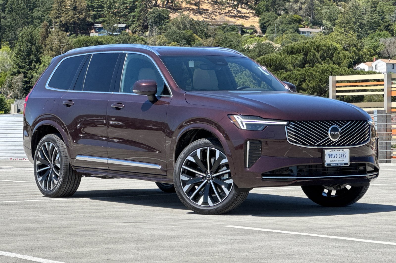 2025 Volvo XC90 Core - Photo 2