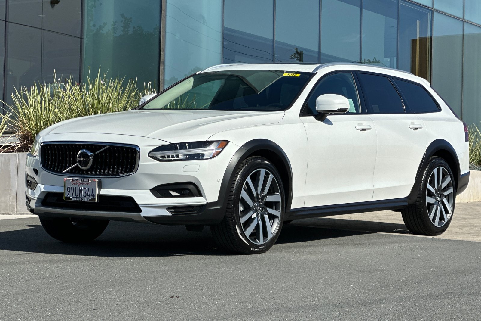 2025 Volvo V90 Cross Country Plus - Photo 8