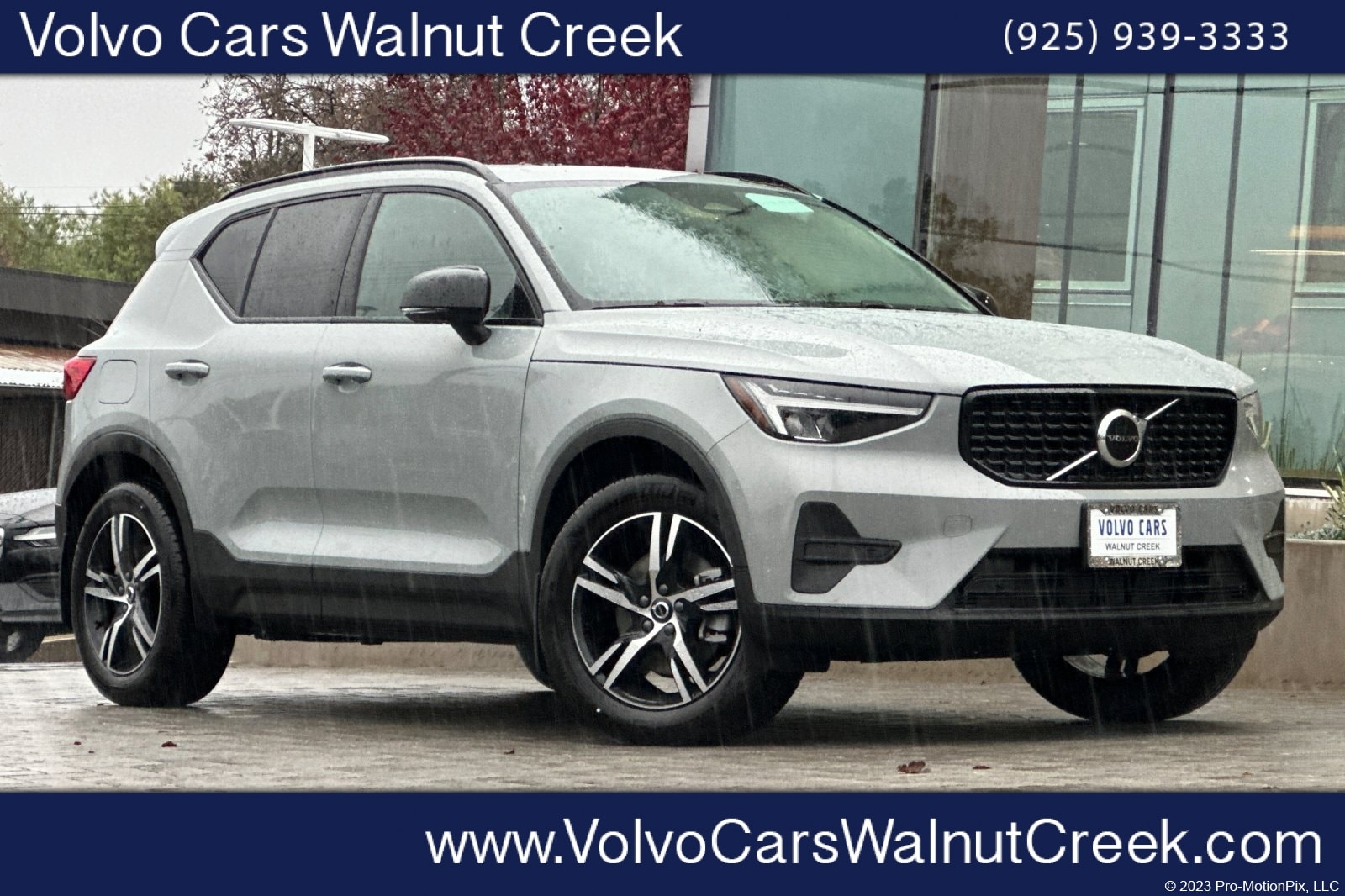 2026 Volvo XC40 Core's photo