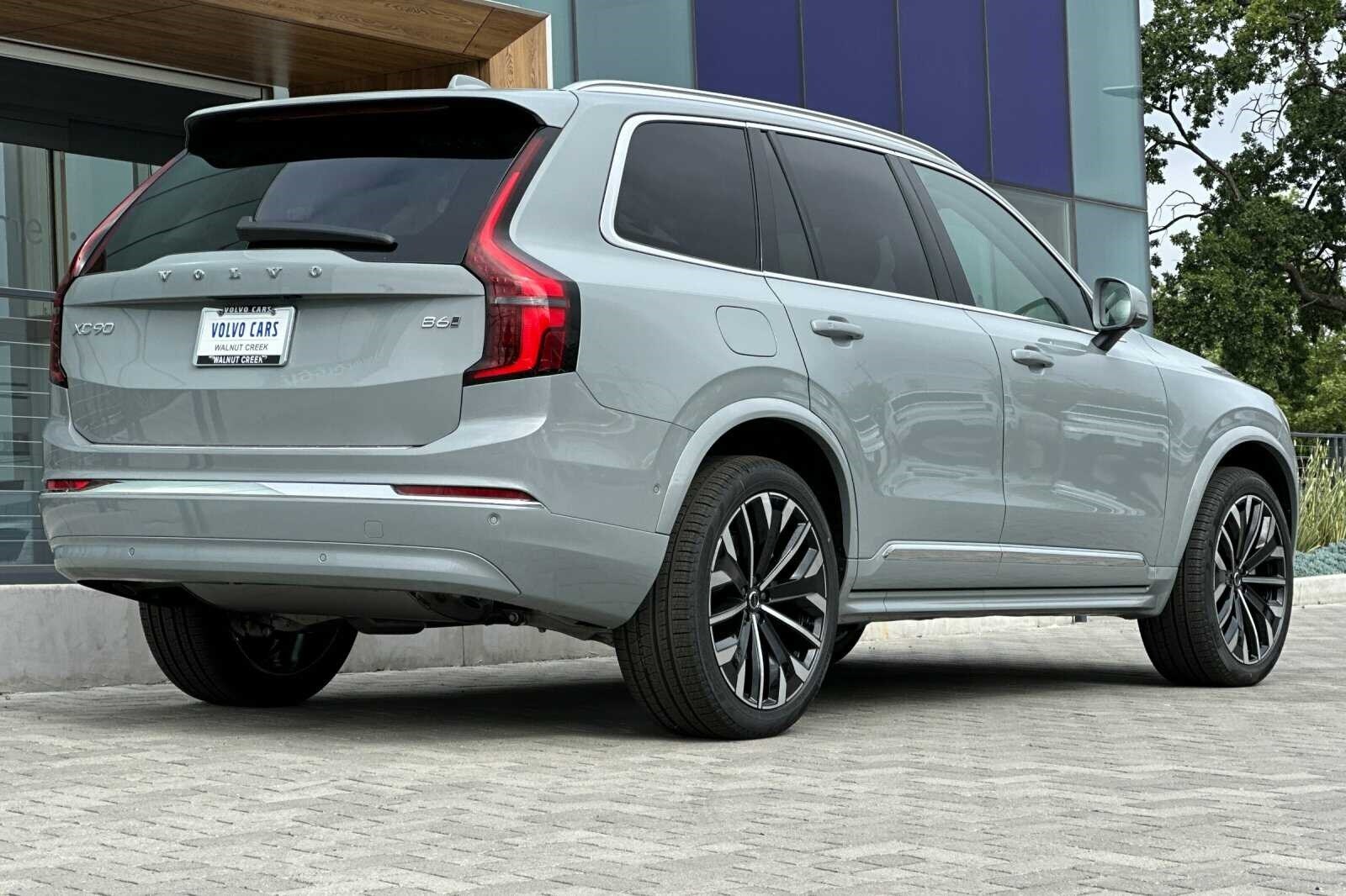 2025 Volvo XC90 Plus photo 4