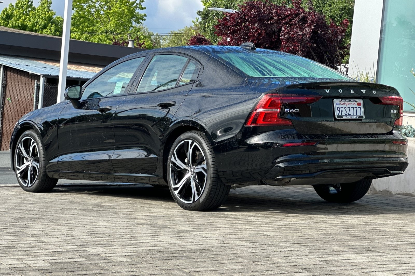 2023 Volvo S60 B5 AWD Core Dark photo 5