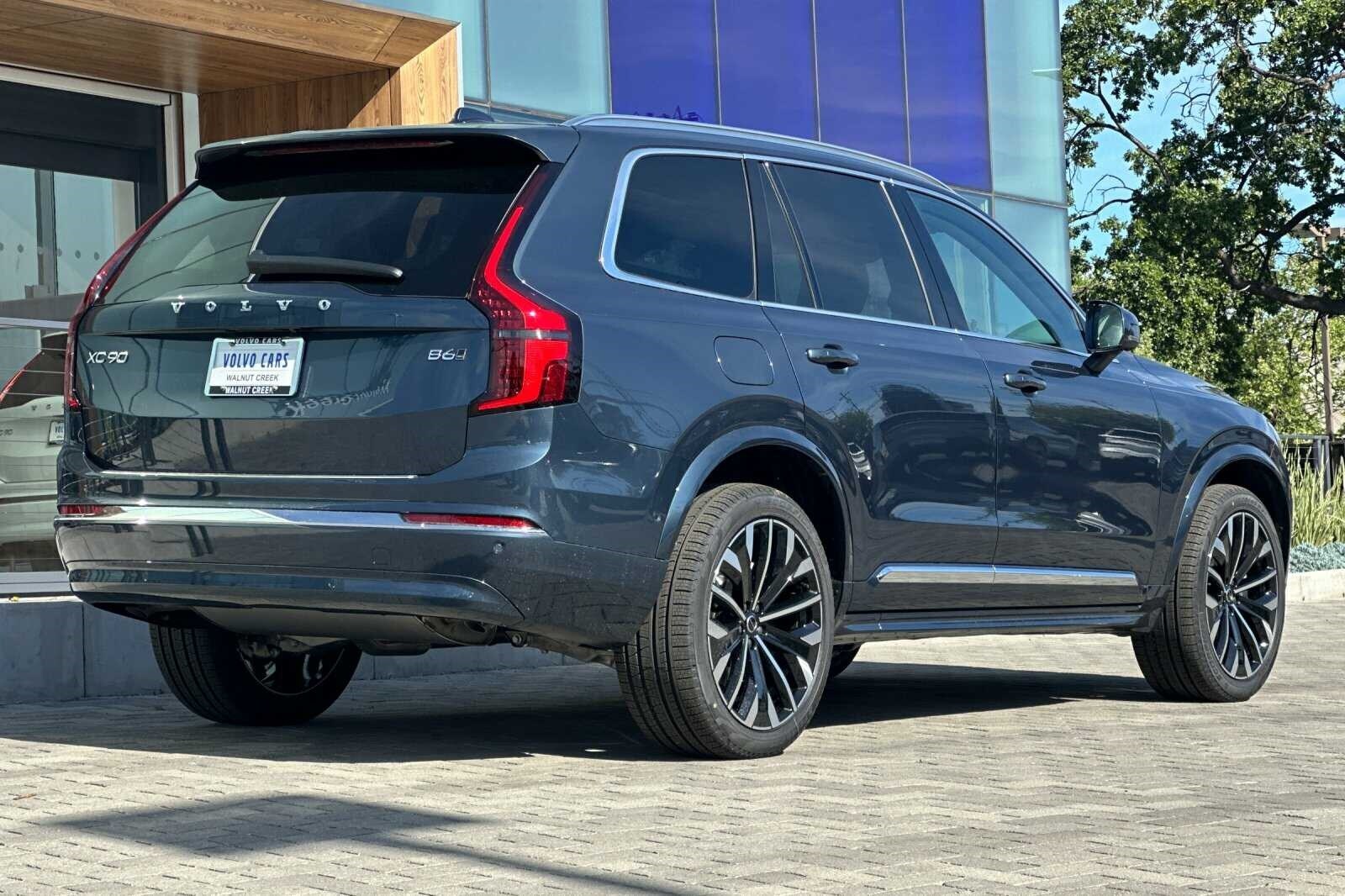 2025 Volvo XC90 Plus photo 4