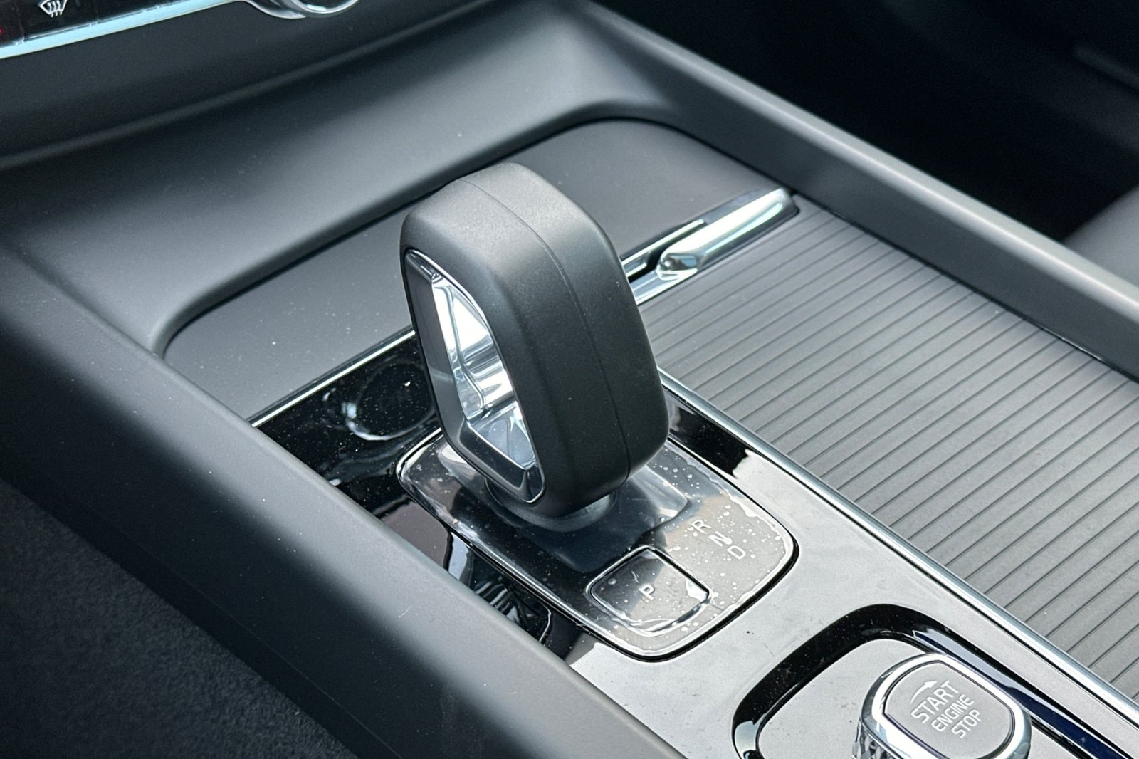 2025 Volvo XC60 Core - Photo 22