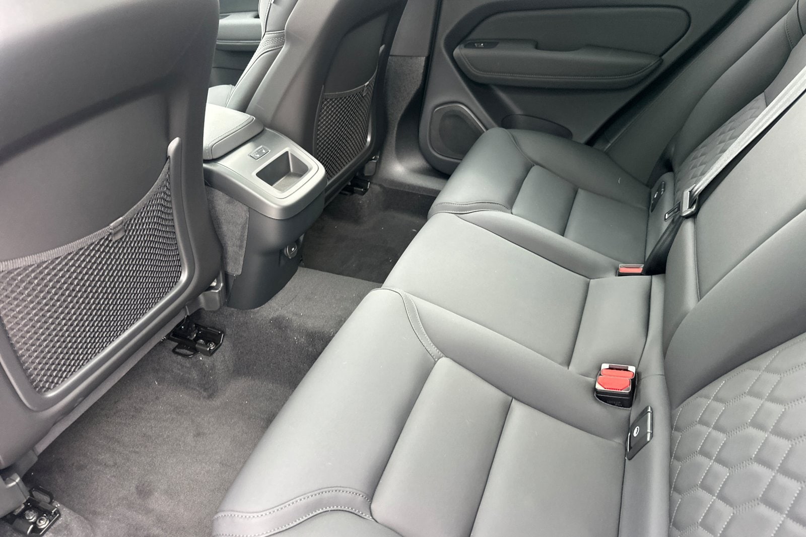 2026 Volvo XC60 Plus - Photo 12