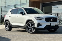 2026 Volvo XC40 B5 Core All-Wheel Drive SUV