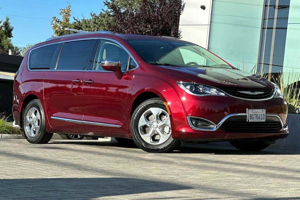 Used 2018 Chrysler Pacifica Hybrid Limited Van Passenger Van