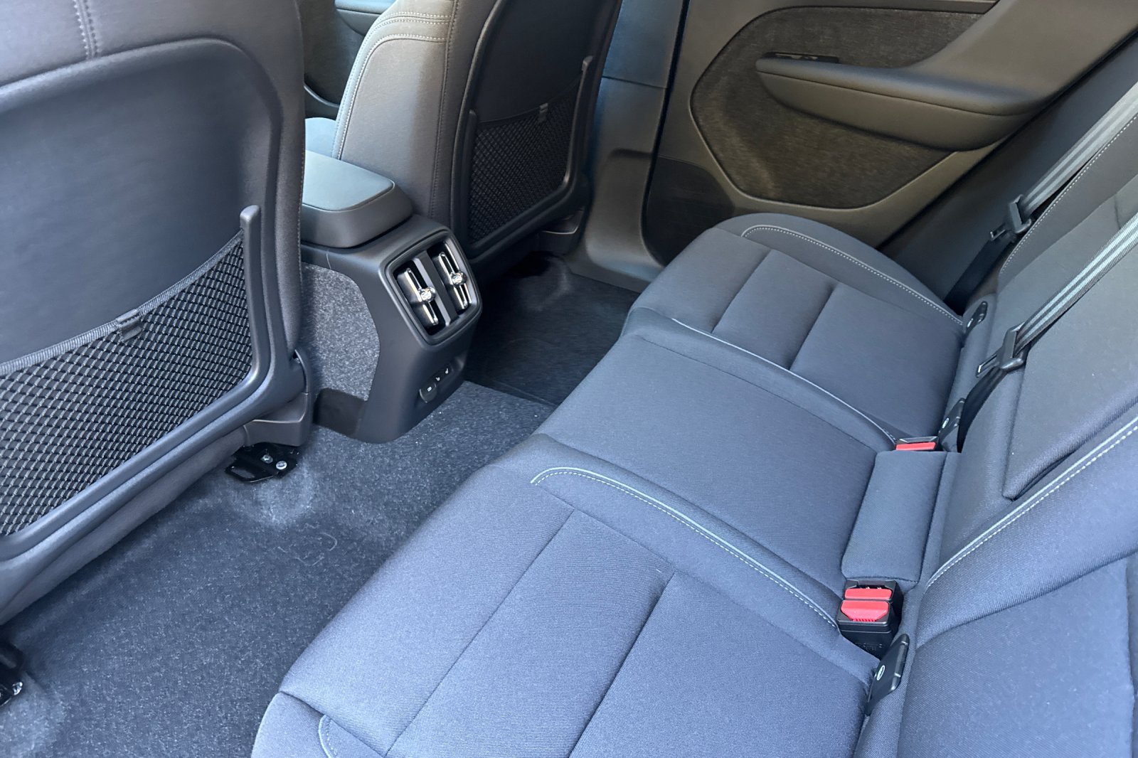 2025 Volvo EX40 Core - Photo 12