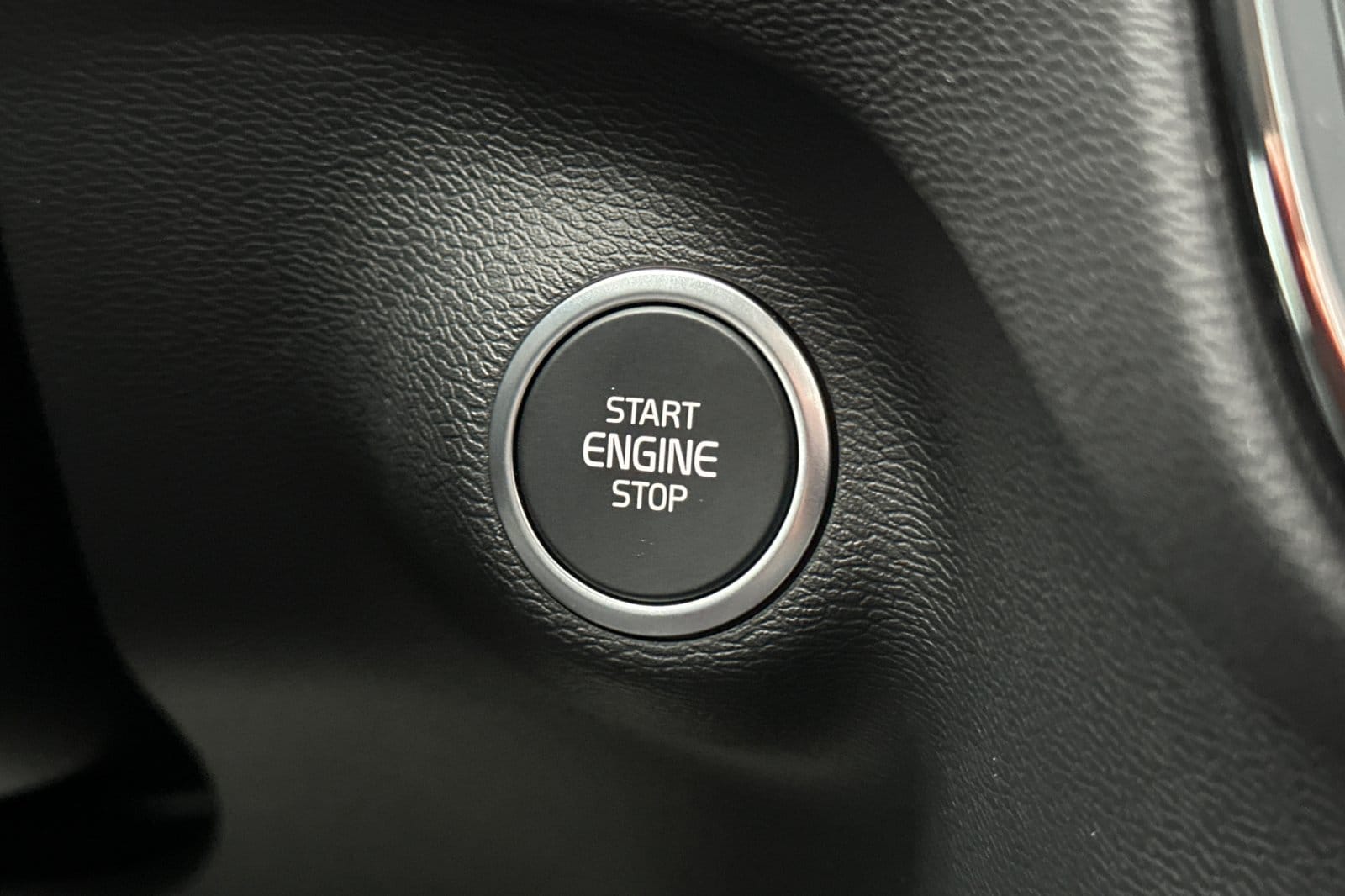 2026 Volvo XC40 Core - Photo 23